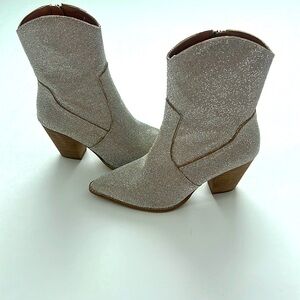 NEVER WORN BEDAZZLED BOOTS